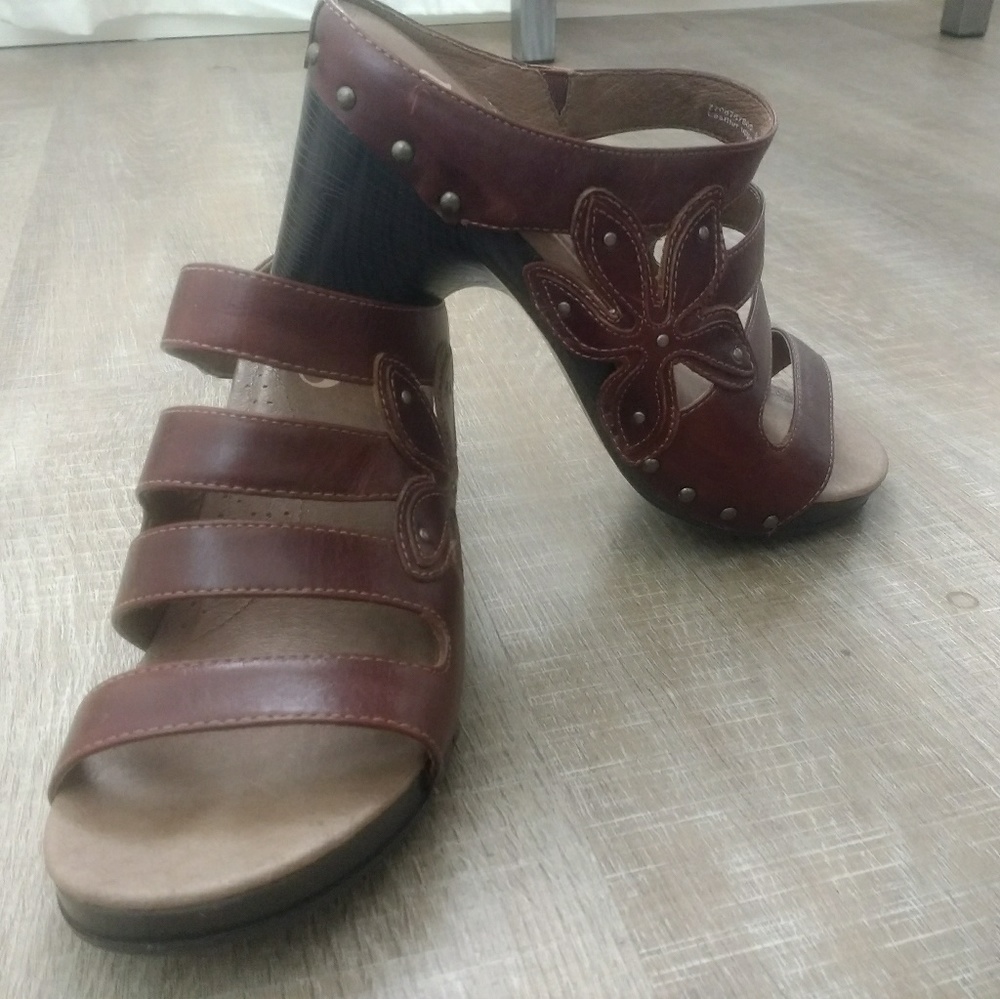 Dansko leather sandals - heel